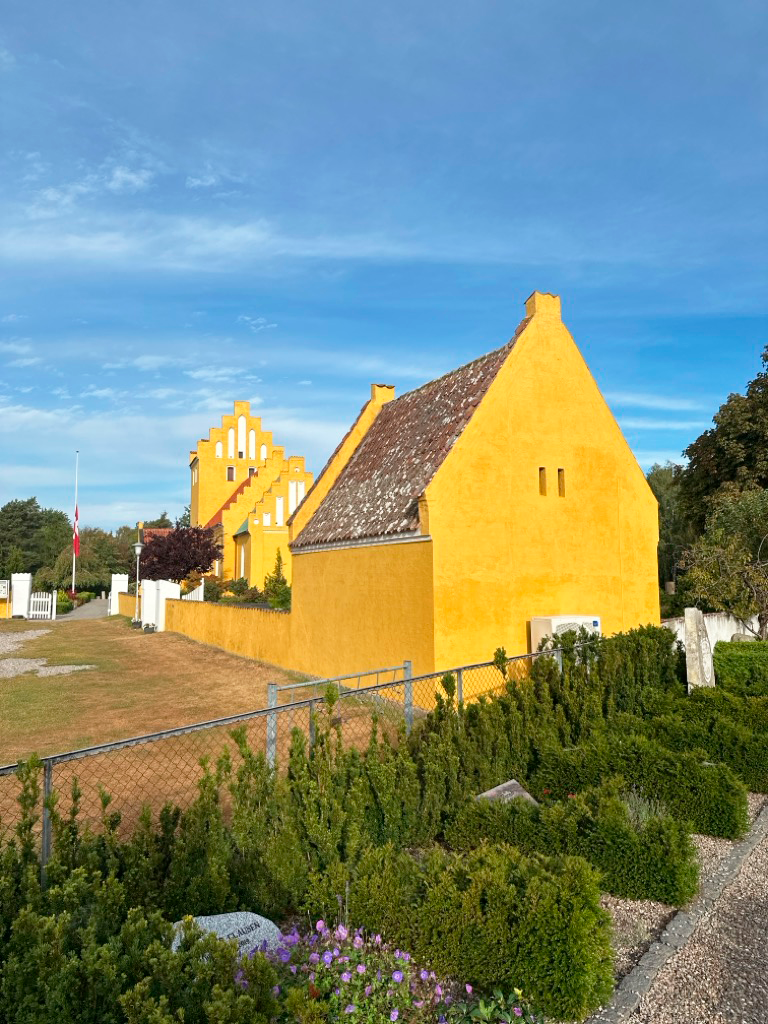 Rørvig-Kirke_Set-udefra.png